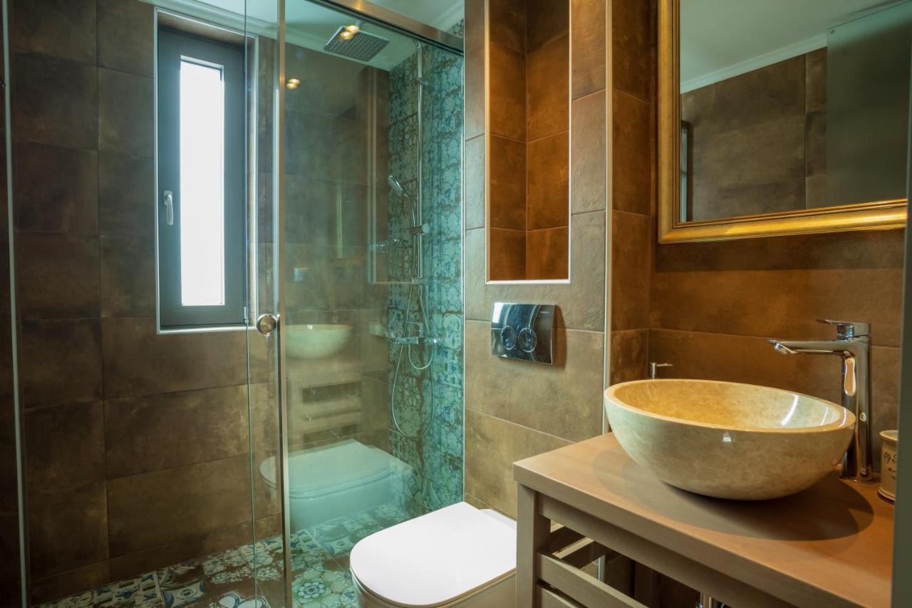 Apollonian Luxury * Vasilikí